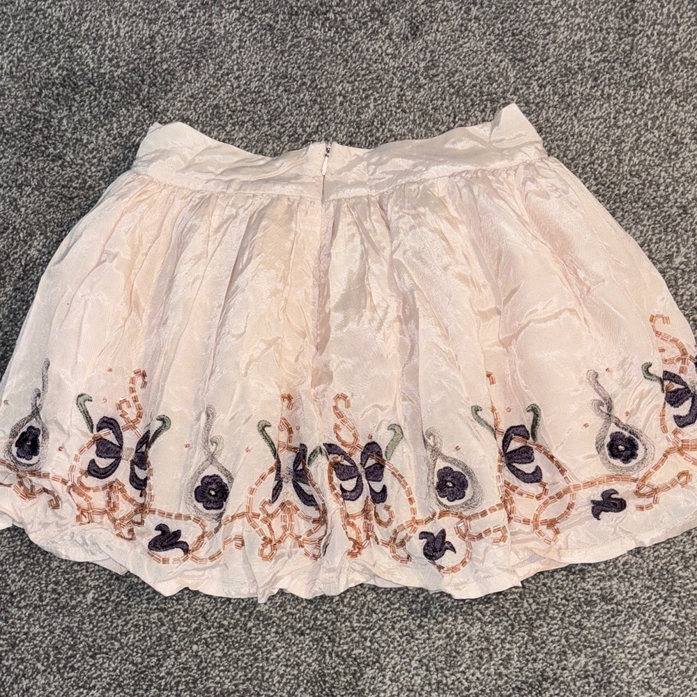 WILLOW & CLAY Chic Embroidered Skater Skirt in Cream size extra small - Picture 4 of 10